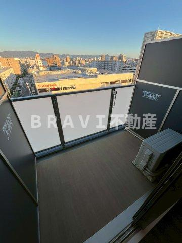 プレサンス深江橋ラヴィゲート　BRAVI不動産のバルコニー|【プレサンス深江橋ラヴィゲート】開放的で明るい空間を演出してくれるバルコニーです