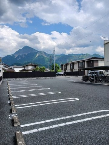 エスポワール　エミリの駐車場