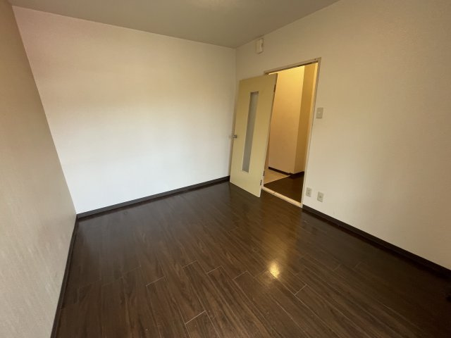 ブルースカイ古川橋　の居間・リビング|(参考)同マンション他部屋の写真