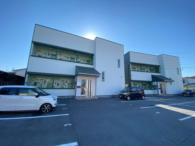 サンマリノ津福A棟の駐車場|駐車スペースもあります☆