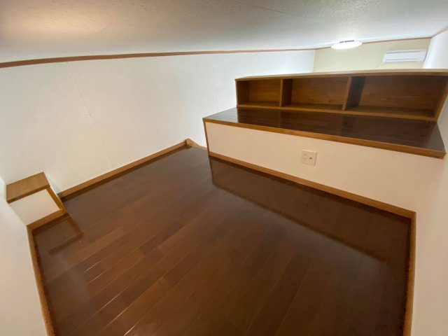 サンマリノ津福A棟の収納|ロフトは寝室としても利用できます☆