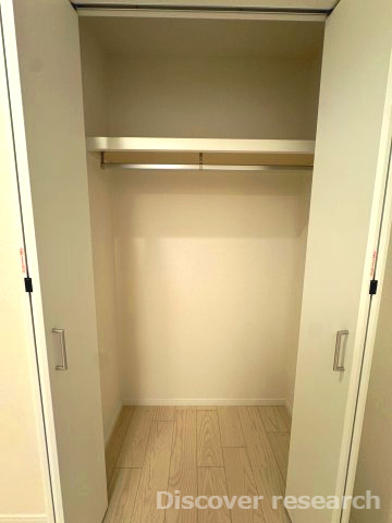 十条台パークハウスの収納|【クローゼット】
洋服だけでなくキャリーケースなどの大きめの荷物も収納ができそうです。