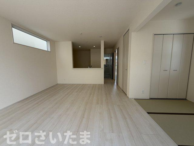 《仲介手数料無料》久喜市栗原４丁目4-2新築一戸建てリーブルガーデンの居間・リビング