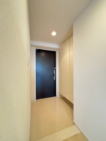 玄関。シューズボックス完備。