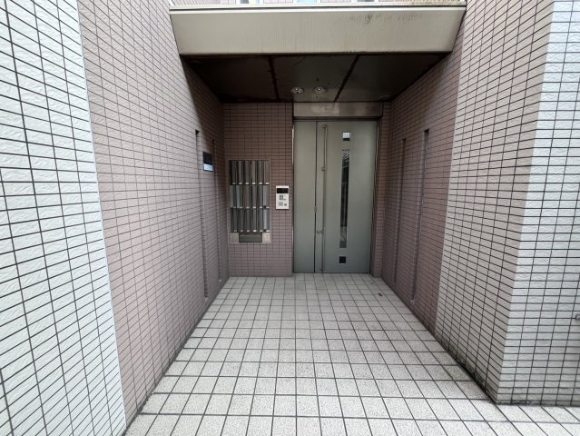 ヴィラハピネスのエントランス
