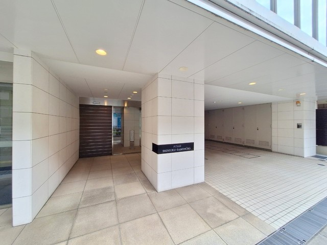 アトラス新宿左門町のエントランス