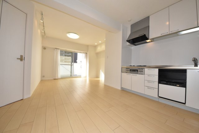 難波スカイハイツの居間・リビング