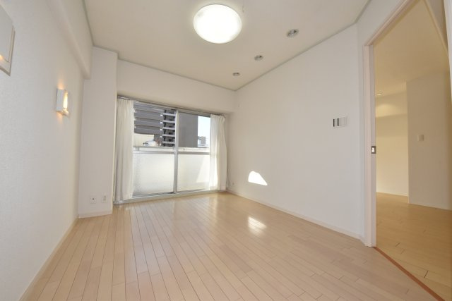 難波スカイハイツの居間・リビング