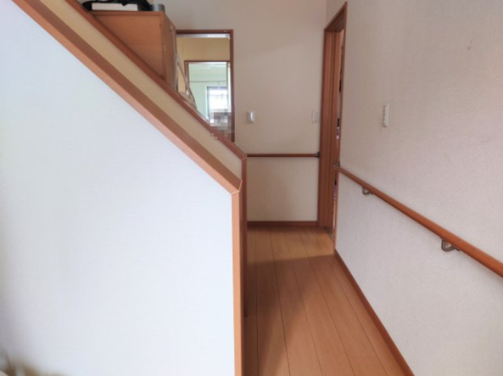 売中古戸建　静岡市駿河区国吉田６丁目のその他共用部分|玄関ホール。居室空間が見えずらいので急な来客でも安心！