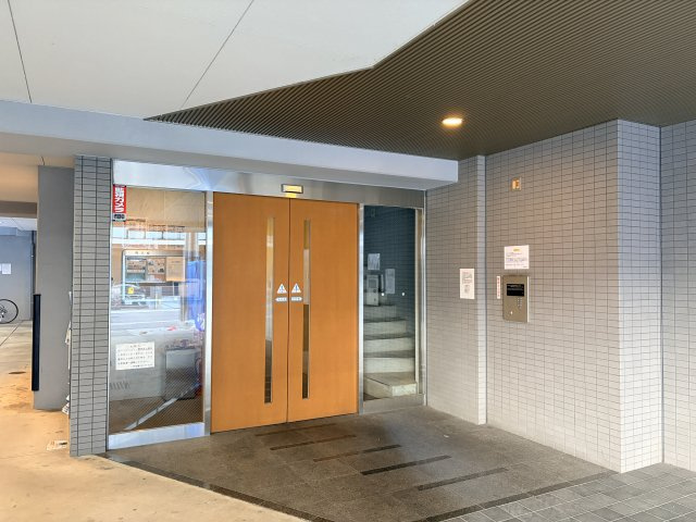 レジデンス名古屋千代田のエントランス