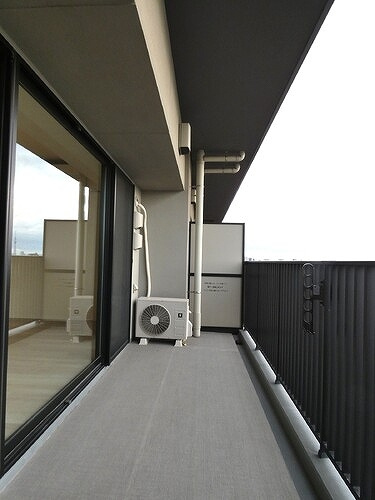 葛飾区新宿６丁目の賃貸マンションのバルコニー|バルコニー　内装済　内装済