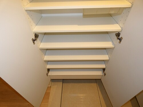 葛飾区新宿６丁目の賃貸マンションの収納|下足入　内装前