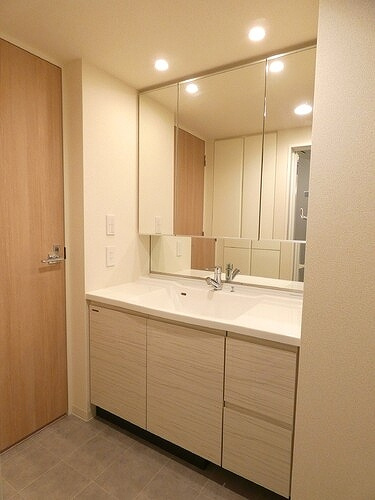 葛飾区新宿６丁目の賃貸マンションの洗面所|洗面台　内装済