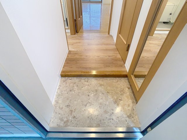 ユアコート駅南の玄関