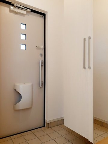 プリムローズＫⅣの玄関