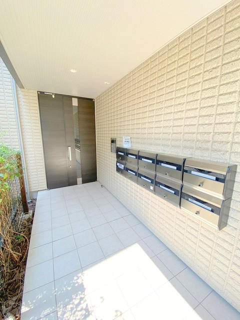 ジュヌセードルAのエントランス