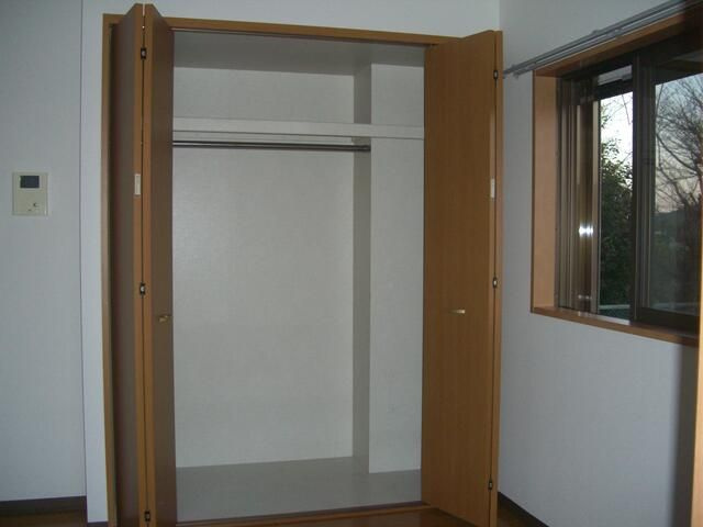 オリエンタル中河原の収納