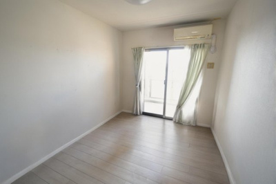 【洋室】 | エムディア鹿児島南 | ※家具等はAIで消しています。