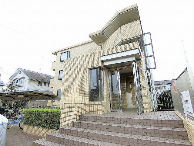 グリーンパーク藤のエントランス