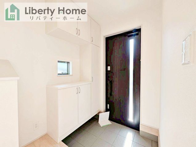 日立市森山町3期　新築戸建　2号棟の玄関