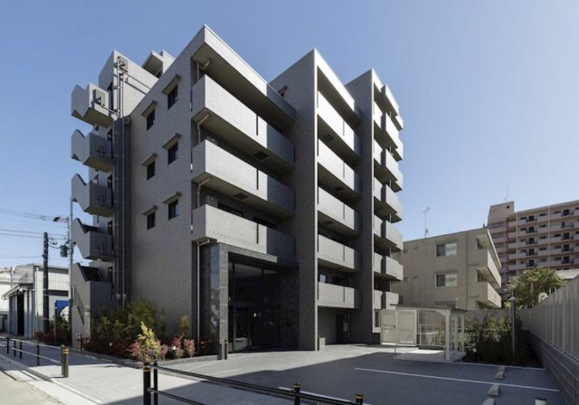 ルーブル志村坂上