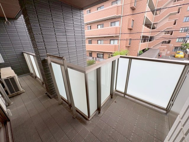 Ｗｉｓｔｅｒｉａ　Ｎｉｓｈｉａｒａｉのバルコニー|お洗濯にも便利なバルコニー付き