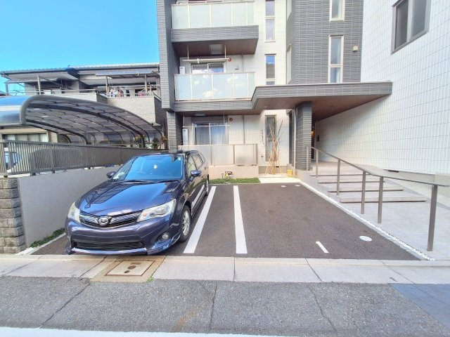 Ｗｉｓｔｅｒｉａ　Ｎｉｓｈｉａｒａｉの駐車場|現在、満車