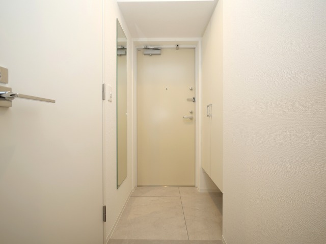 セレニテフラン新大阪の玄関