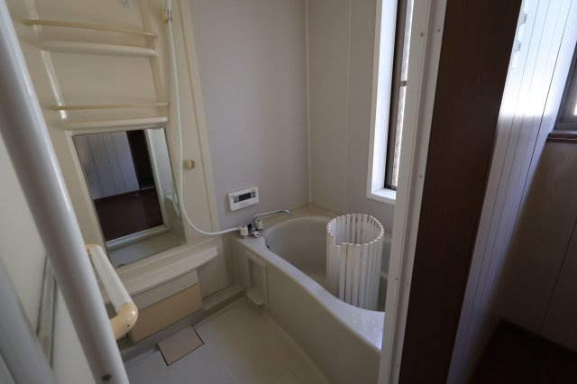 新潟県見附市今町5丁目　戸建ての浴室