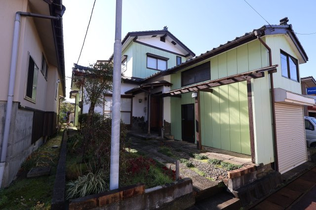 新潟県見附市今町5丁目　戸建ての外観