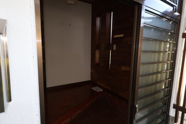 新潟県見附市今町5丁目　戸建ての玄関