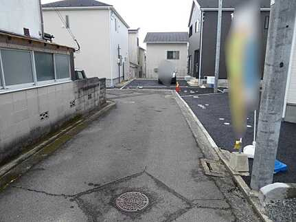 広島市安佐北区可部８丁目の前面道路含む現地写真