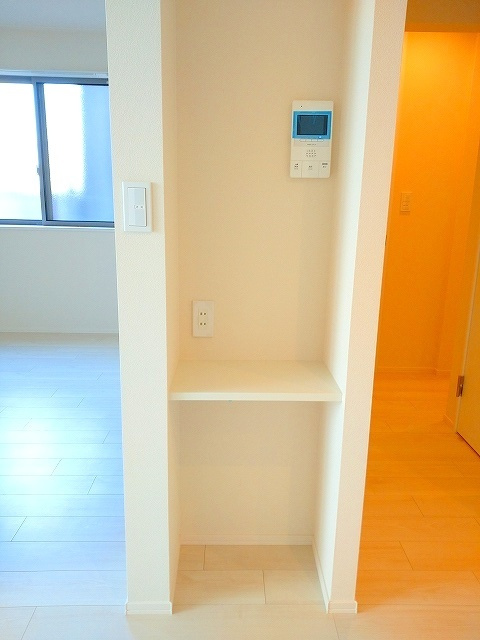 スタンツァ フェリーチェの設備|★リビングの棚です★