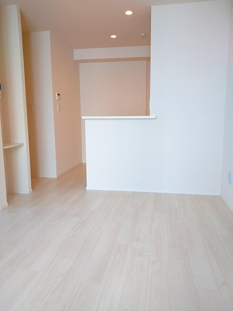 スタンツァ フェリーチェの居間・リビング|★明るいフローリングのお部屋です★