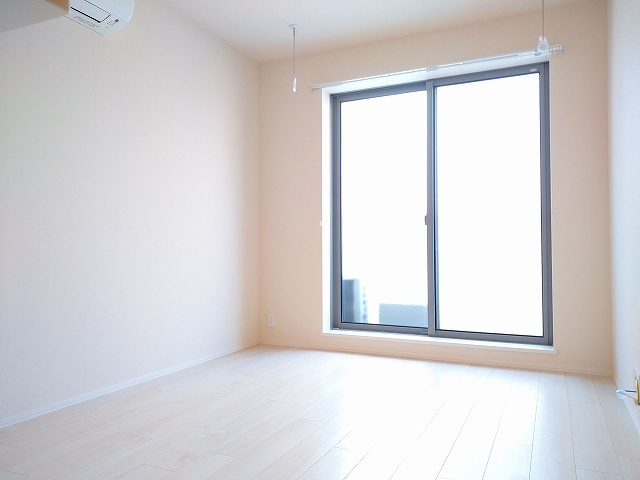 スタンツァ フェリーチェの居間・リビング|★明るいフローリングのお部屋です★