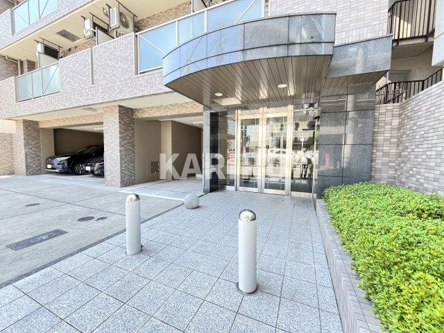 ウイングコート大和のエントランス