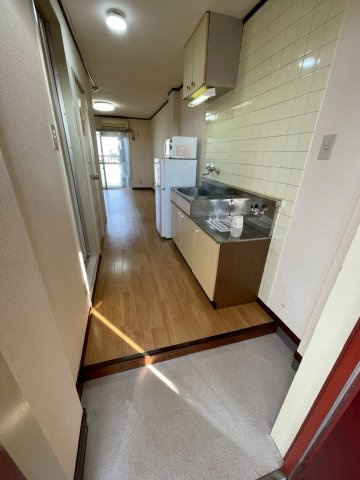 久留米市江戸屋敷１丁目のアパートの玄関