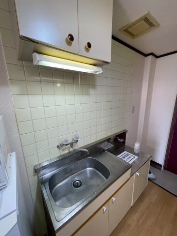 久留米市江戸屋敷１丁目のアパートのキッチン