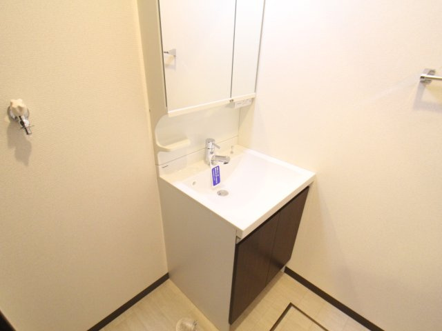 フジパレス北加賀屋Ⅱ番館の洗面所|広い洗面スペース