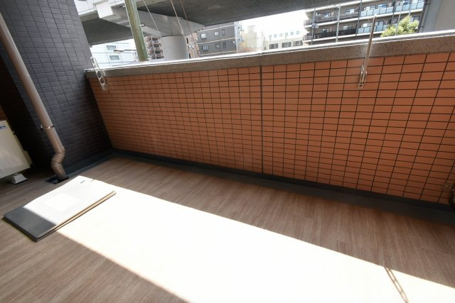 プレジオ西宮今津のバルコニー