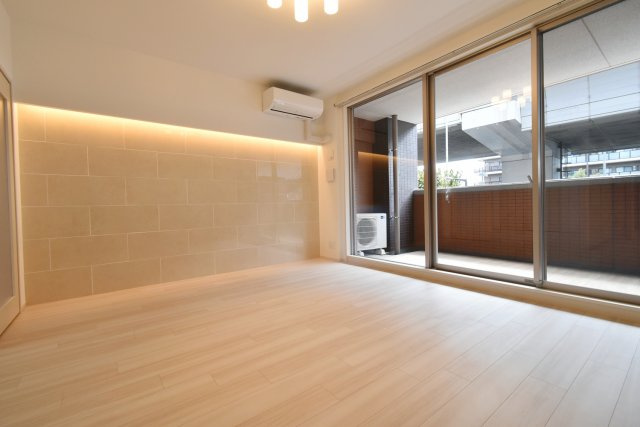 プレジオ西宮今津の居間・リビング