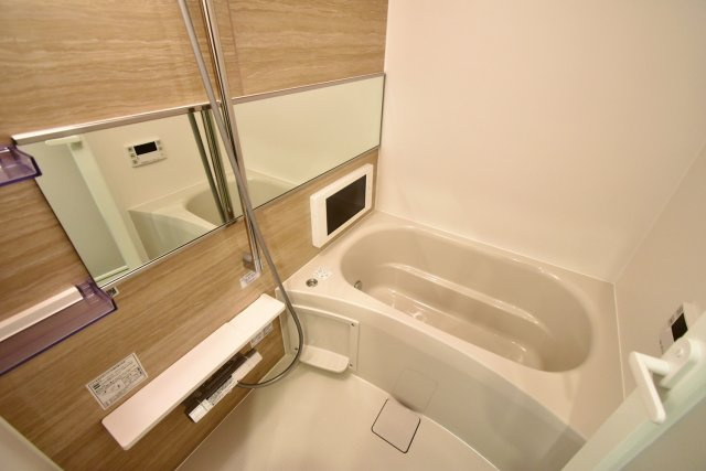 プレジオ西宮今津の浴室