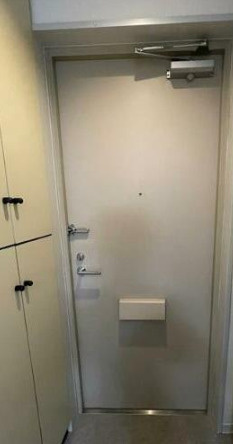 エスタ梅ヶ丘の玄関