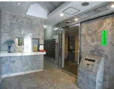 エスタ梅ヶ丘のエントランス