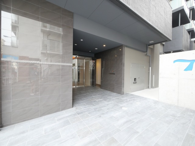 セレニテフラン新大阪のエントランス