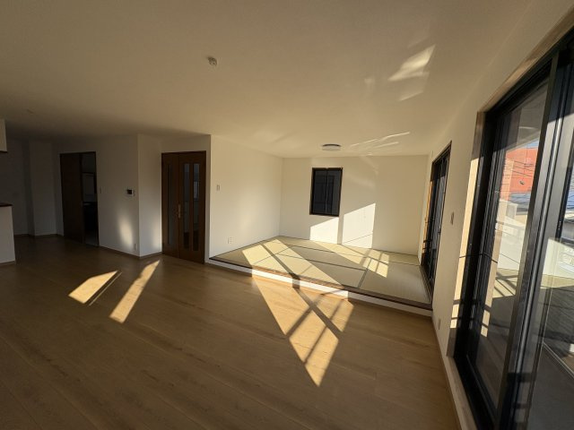 和歌山市小雑賀・中古戸建・116391の居間・リビング