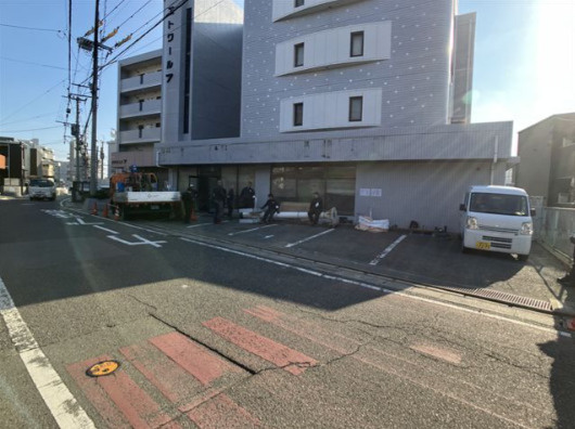 エトワール７の駐車場
