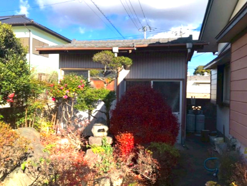 ひたちなか市幸町戸建ての庭|たっぷり収納できる物置付き♪