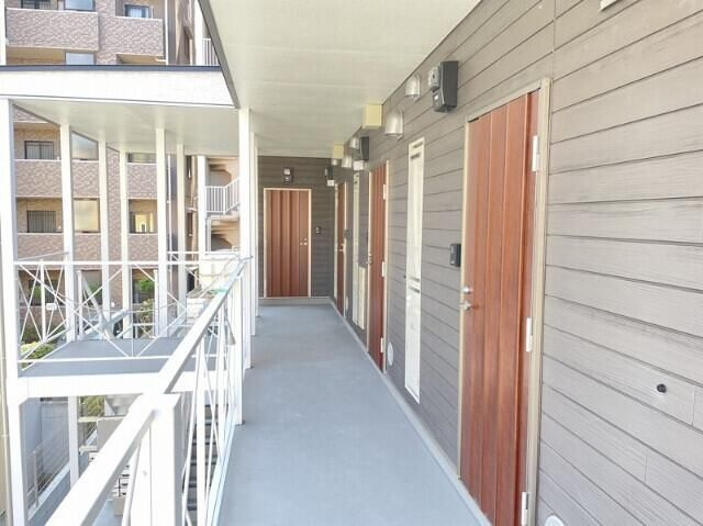 ウィンディ西川口の玄関