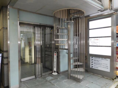 【エントランス】 | 浦和マルゼンビル